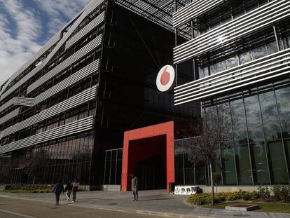La matriz de Vodafone España perdió 4.272 millones el pasado año tras el giro estratégico