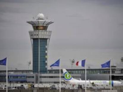 Torre de control del aeropuerto francés de Orly de París, en Francia. EFE/Archivo