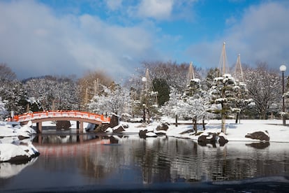 Paisaje nevado en el parque de Murasaki Shikibu, en Fukui. | 