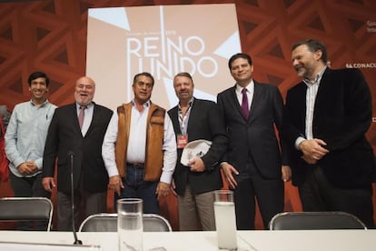 El Bronco, con el chaleco marrón, junto a otros 'independientes'