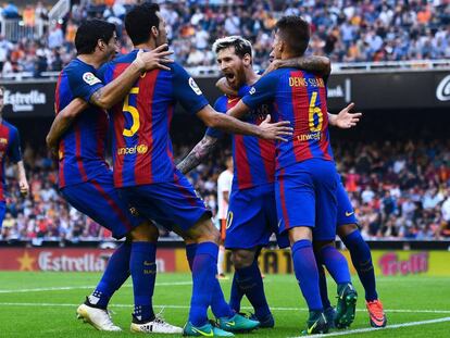 La celebraci&oacute;n de los jugadores del Bar&ccedil;a en Valencia.