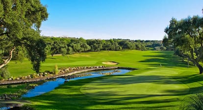 El club de golf Valderrama en Sotogrande ocupa el segundo puesto de la clasificación. En 1997 fue sede de la Ryder Cup entre Estados Unidos y Europa.