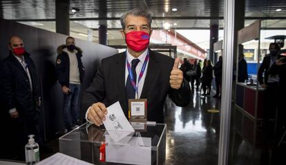 Joan Laporta, aquest diumenge, votant.