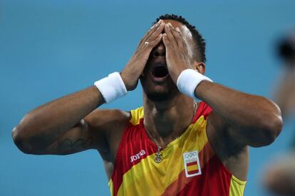 El atleta español Orlando Ortega celebra la segunda posición en la prueba de 110 m vallas.