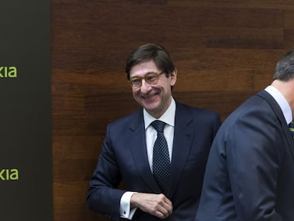 El presidente de Bankia, Jos&eacute; Ignacio Goirigolzarri, el consejero delegado, Jos&eacute; Sevilla, el 31 de marzo de 2016. 