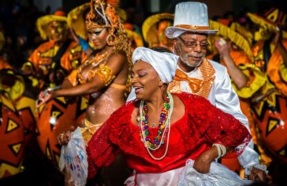 Durante el mes de febrero, Montevideo hace la competencia a Río de Janeiro, desmelenándose en un Carnaval que llena sus calles de música y baile. Destaca el Desfile de las llamadas, que recorre durante dos noches las calles de Palermo y el Barrio Sur.