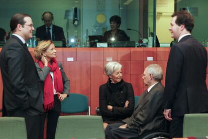 Los ministros de Economía Borg (Suecia), Salgado (España), Lagarde (Francia), Schaeuble (Alemania) y Osborne (Reino Unido), en Bruselas.