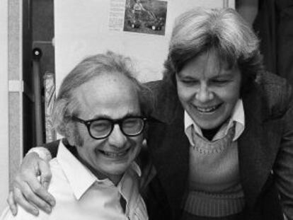 David Hubel con su esposa en 1981, al conocer la noticia de la concesión del Premio Nobel de Medicina.
