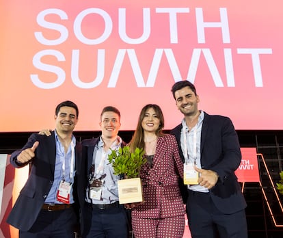 En la foto, de la izquierda a la derecha, Juan Garrido, Jose Borrego Carretero, Eva María Lain (CEO y fundadora) y Borja Rozalen Morade de Lain Tech. Imagen cedida