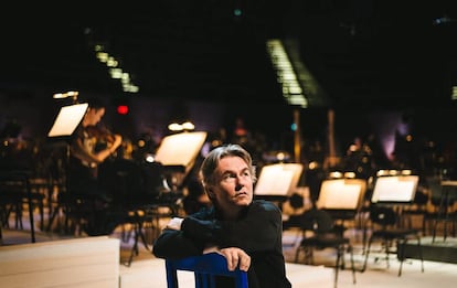 El director y compositor Esa-Pekka Salonen durante un ensayo con la Orquesta Philharmonia.