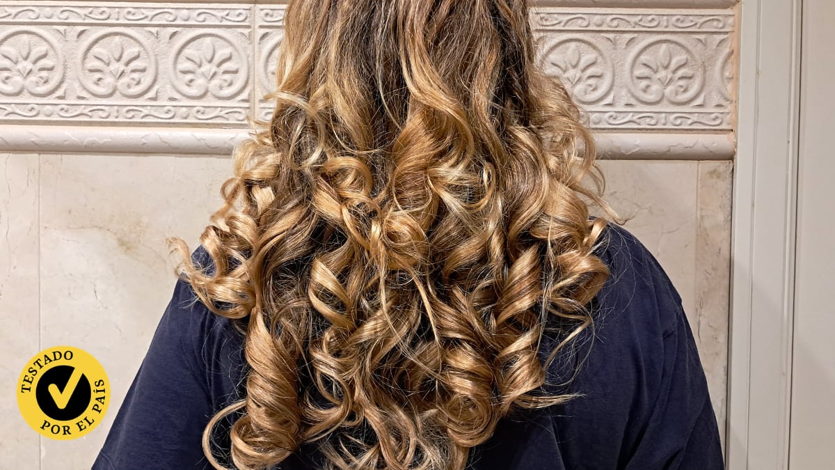 He probado tres sets de rulos térmicos para conseguir una melena con volumen en casa y así quedó mi pelo