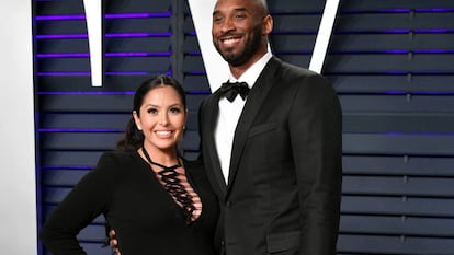 Vanessa Bryant y Kobe Bryant en la fiesta de Vanity Fair posterior a los Oscar, en Beverly Hills, California en febrero de 2019.