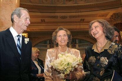 El rey Miguel y la reina Ana, junto a la reina Sofia, durante las celebraciones de su 60 aniversario en Bucarest en 2008.