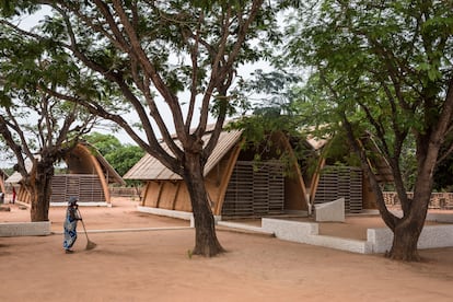 Varias aulas del centro educativo de Kamanar, en la localidad senegalesa de Thyonck Essyl
