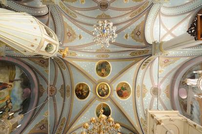 Detalle del techo del monasterio Aya Yorgi en la isla de Büyükada (Estambul).