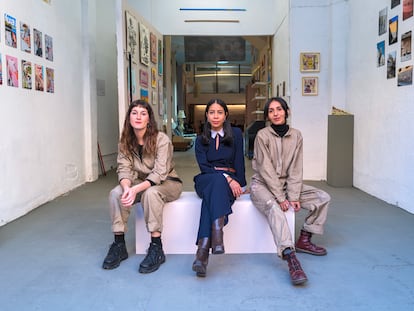 De izquierda a derecha, Nati Andreoli, Alba Rodríguez y Lina Sanabria posan en el hall de Espacio amazonas.