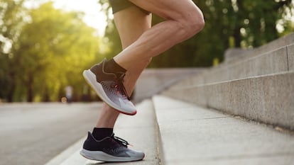 Camina sin límites con estas Skechers. GETTY IMAGES.