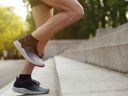 Camina sin límites con estas Skechers. GETTY IMAGES.