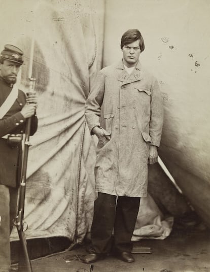 Retrato de Lewis Powell, realizado por Alexander Gardner. Fue uno de los conspiradores del asesinato de Abraham Lincoln e intentó matar al secretario de Estado, William H. Seward