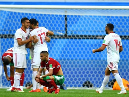 Los jugadores de Irán celebran el gol. 