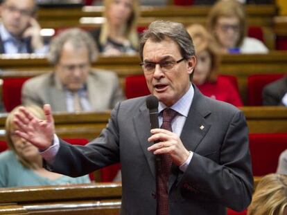 Mas durante una sesi&oacute;n de control en el Parlament.