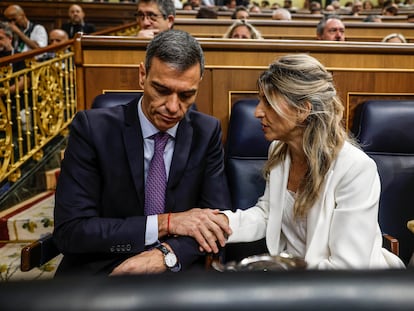 El presidente del Gobierno, Pedro Sánchez, da el pésame a la vicepresidenta Yolanda Díaz por el fallecimiento de su padre, el sindicalista Suso Díaz.