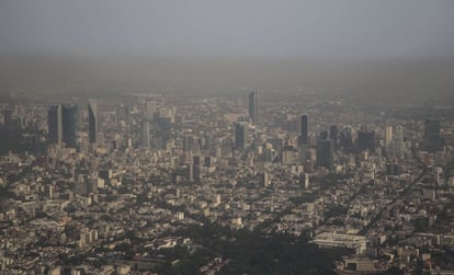 As&iacute; luce la Ciudad de M&eacute;xico en el segundo d&iacute;a del plan &#039;Hoy no Circula&#039; reforzado.