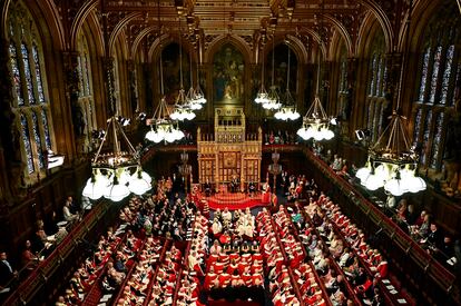 Vista general de la Cámara de los Lores durante el discurso. Este año, por primera vez, los diputados y lores han escuchado a Carlos de Inglaterra, el heredero del trono.