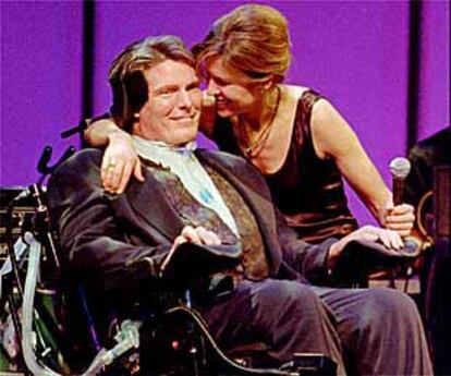 Christopher Reeve y su esposa, Dana, durante un homenaje que le fue tributado en 1997.