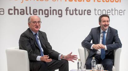 Antonio Brufau y Josu Jon Imaz durante la convención.