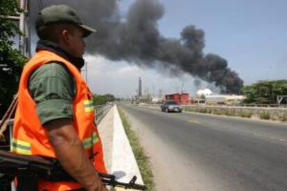 El incendi provoc la paralizacin de la Planta Refinadora 1, que procesa 80.000 barriles diarios de crudo. EFE/Archivo