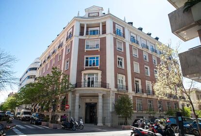 Edificio en el número 32 de la calle madrileña de Padilla.