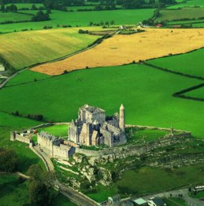 Conjunto medieval de Rock of Cashel, Irlanda.