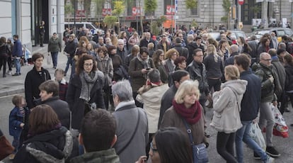 Aglomeración de gente en Barcelona.