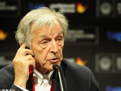 El director Costa-Gavras en la rueda de prensa tras el estreno de &#039;Le Capital&#039;.