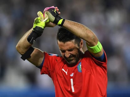 Buffon se lamenta tras la derrota.