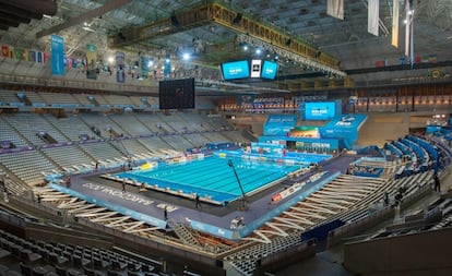 La piscina desmontable instalada en el Palau Sant Jordi ya no pertenece exclusivamente a la natación sincronizada, su único huésped hasta hoy. Todos los nadadores en línea la están utilizando (al igual que la de calentamiento, en el exterior) a fin de perfilar su puesta a punto para la competición, que dará comienzo este domingo.