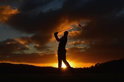 Daniel Gale, de Australia, en el Torneo Internacional de Golf de Fiji, en Natadola.