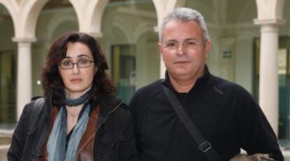 La historiadora Maribel Brenes y el arqueólogo Francisco Carrión, ayer en Granada.