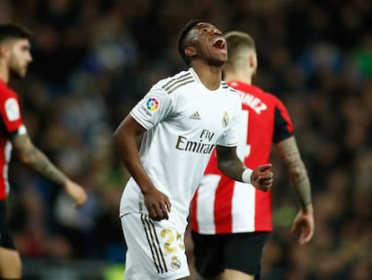 Vinicius lamenta una ocasión ante el Athletic.