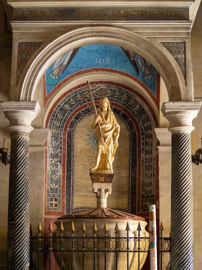 Pila baptismal de la catedral de la ciudad de Chiusi, en la Toscana.