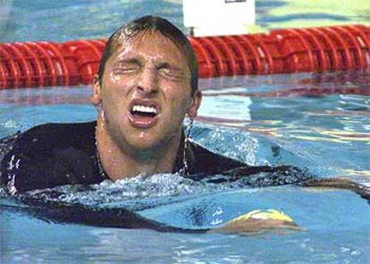 Ian Thorpe, a la conclusión de una de las series eliminatorias de 400 metros libres de ayer.