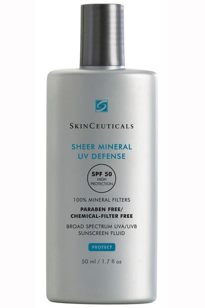 FILTRO FÍSICO: Sheer Mineral UV Defense SPF 50 de Skinceuticals. Una protección solar con un 100% de filtros físicos de origen mineral y de alto espectro contra los rayos UVA-UVB. A pesar de que es tan potente tiene una textura ligera que no se nota sobre la piel, que queda mate. Cuesta 35 euros.