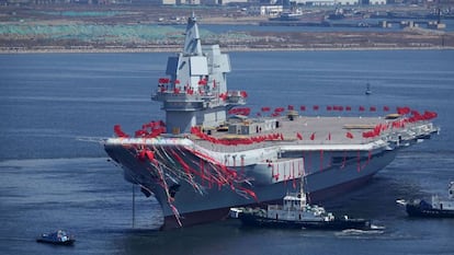 El segundo portaaviones chino, en la ceremonia de botadura.