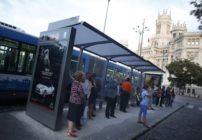 Nueva marquesina en la plaza de Cibeles. 