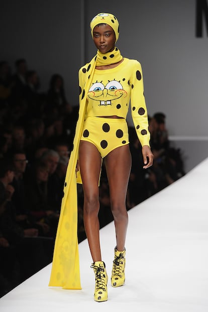 Moschino saca a desfilar a Bob Esponja