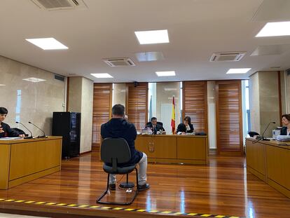 Juicio contra un funcionario de Hacienda acusado de utilizar un perfil falso para cobrar devoluciones y créditos.