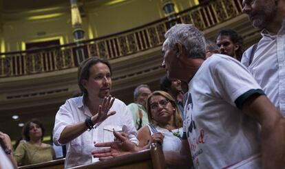 Pablo Iglesias y Diego Cañamero, el pasado martes en el Congreso.