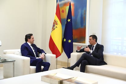 Darío Gil, director de IBM Research, y Pedro Sánchez, durante la reunión de esta mañana en La Moncloa.