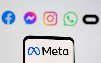 Logo de  Meta en un smartphone